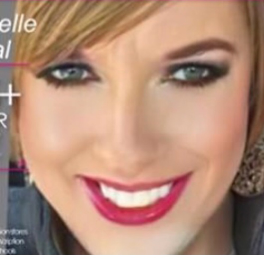 Meet your Posher, Danielle